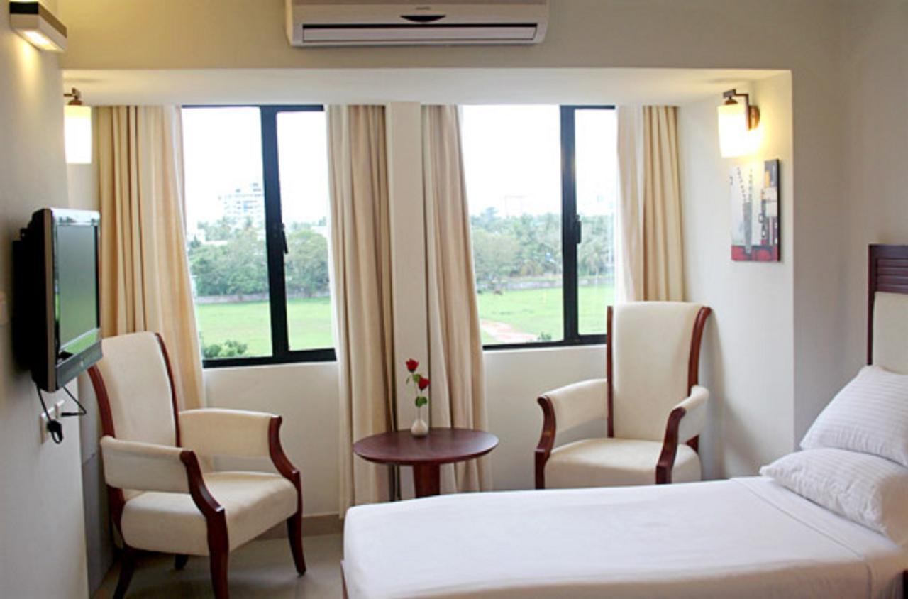 Hotel Luciya Kochi Exterior foto
