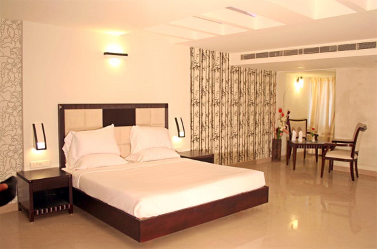 Hotel Luciya Kochi Exterior foto