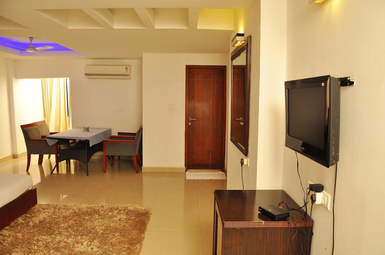 Hotel Luciya Kochi Exterior foto