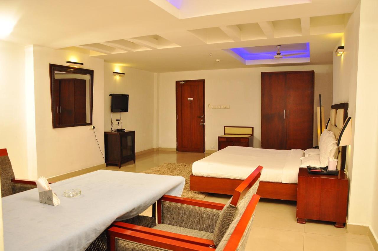 Hotel Luciya Kochi Exterior foto