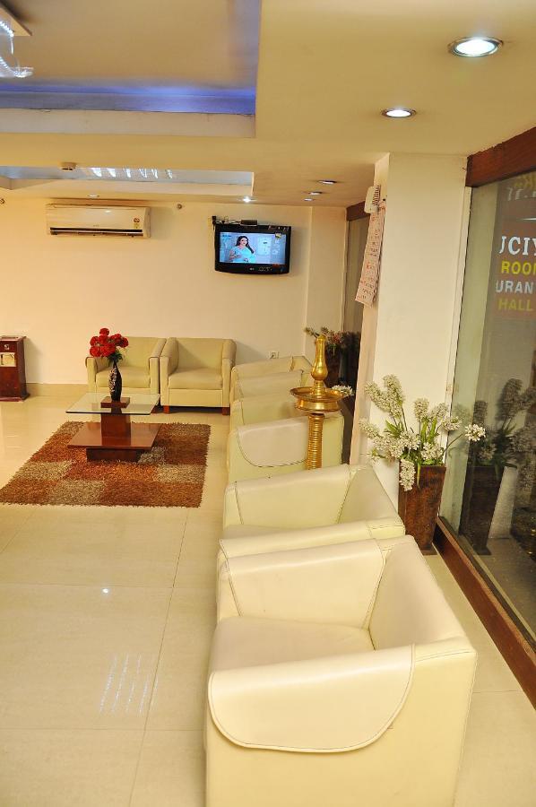 Hotel Luciya Kochi Exterior foto